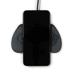 Numskull Sega Saturn kontroller alakú vezeték nélküli töltőpad (10W, okostelefonokhoz kompatibilis, túltöltés- és túlmel